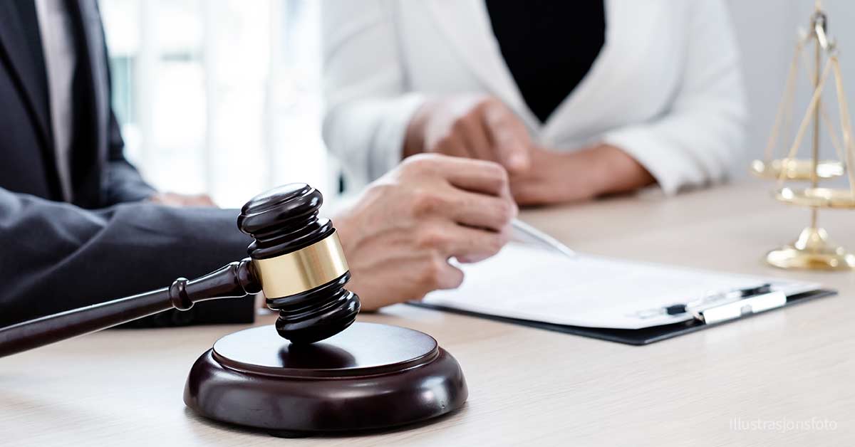 advokat-bord-rar-hand advokat-bord-rar-hand